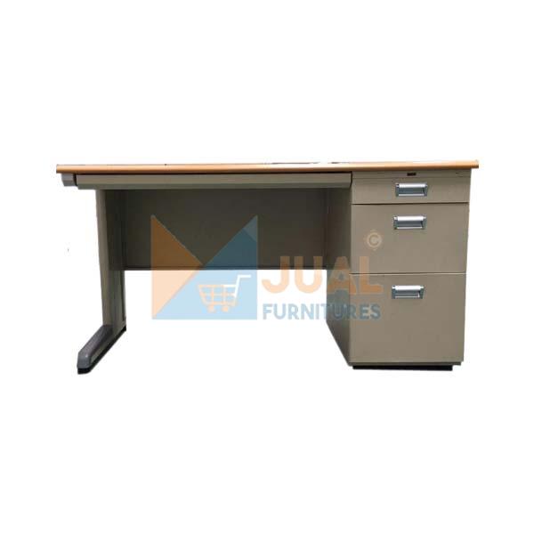 Jual Meja Kantor Besi Prospek KD 044, Meja Ketik Bahan Metal, Locker kantor Besi, Filiing Cabinet, Lemari Arsip Kantor, Mobile File. Jual Meja Kantor Murah, Meja Kantor Besi Prospek KD 044